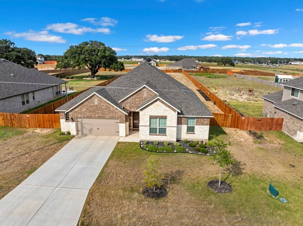 Floresville, TX 78114,143 -- Arched Oak LOOP