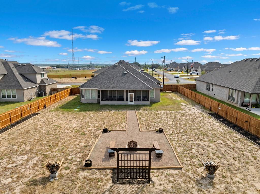 Floresville, TX 78114,143 -- Arched Oak LOOP