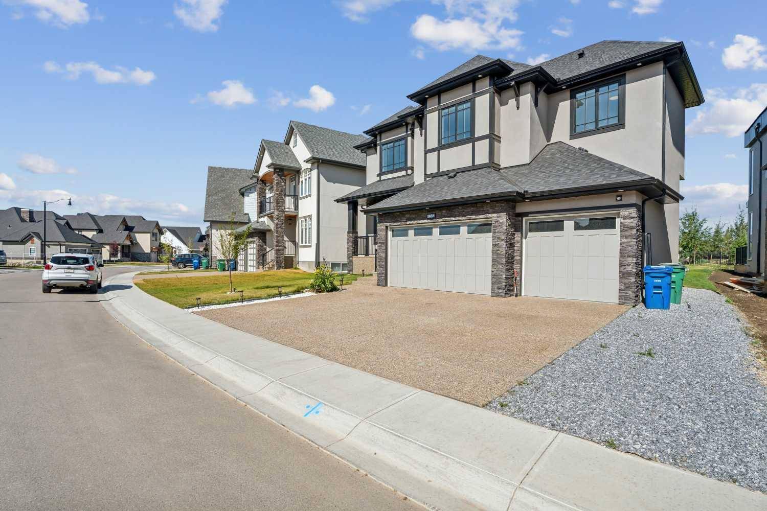 Airdrie, AB T4B 0C6,1476 Coopers LNDG SW