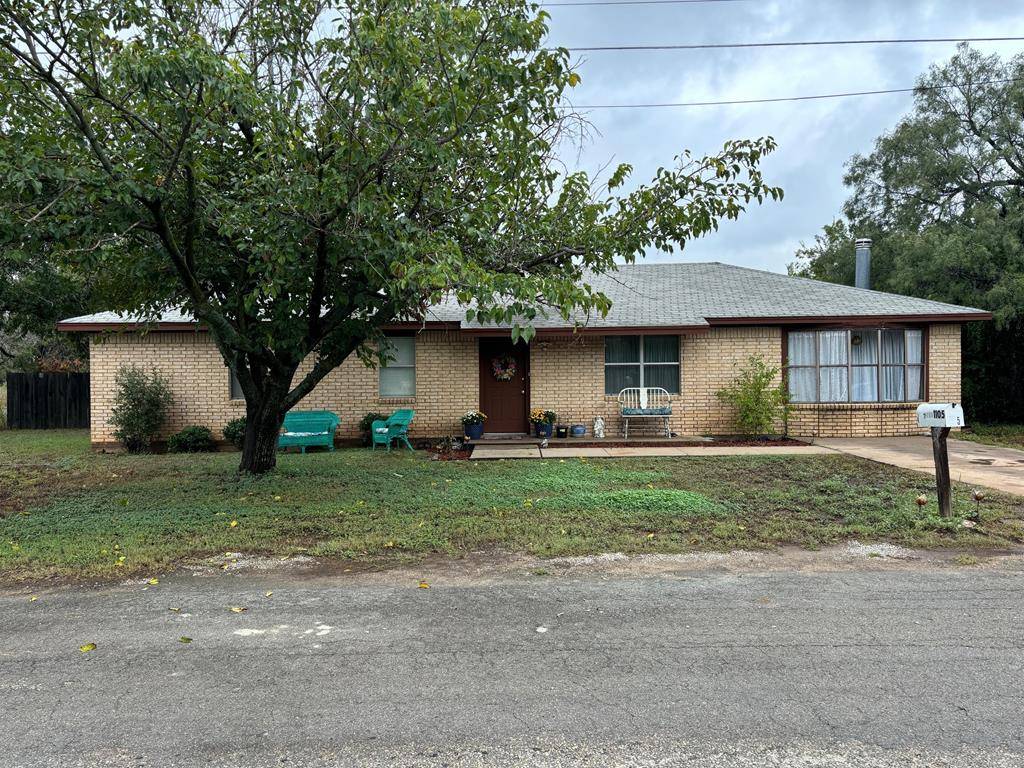 Brady, TX 76825,1105 N Pine