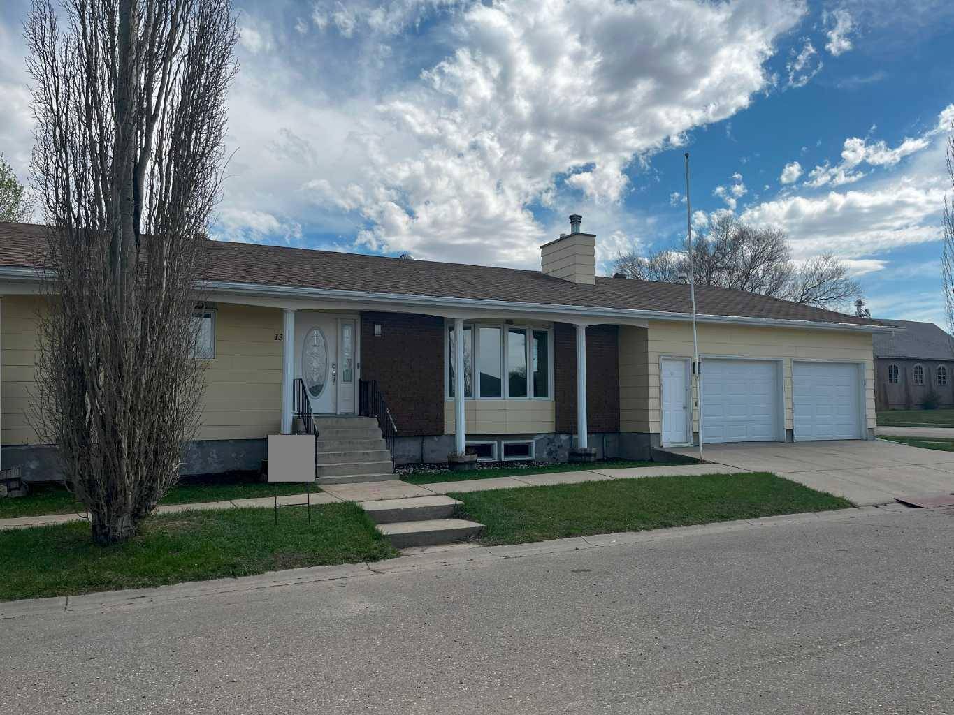 Hussar, AB T0J1S0,136 2nd AVE W