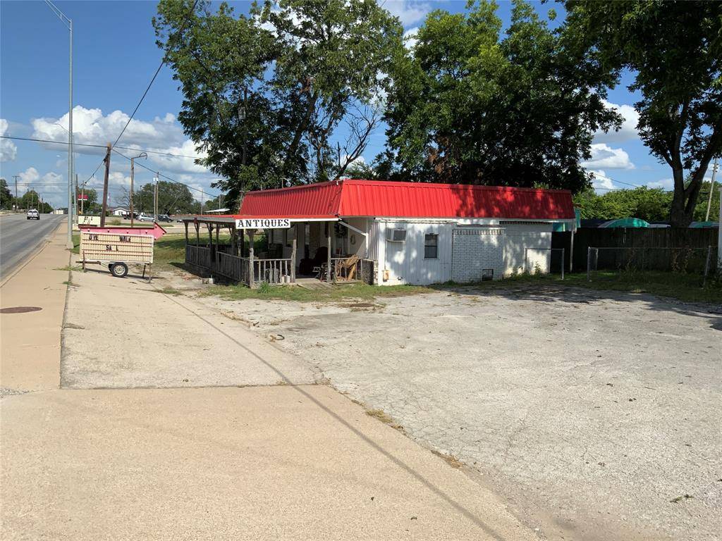 Comanche, TX 76442,800 W Central Avenue