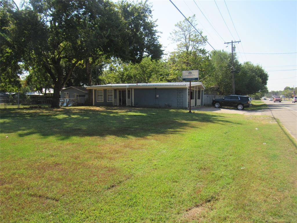 Bonham, TX 75418,1802 N Center Street