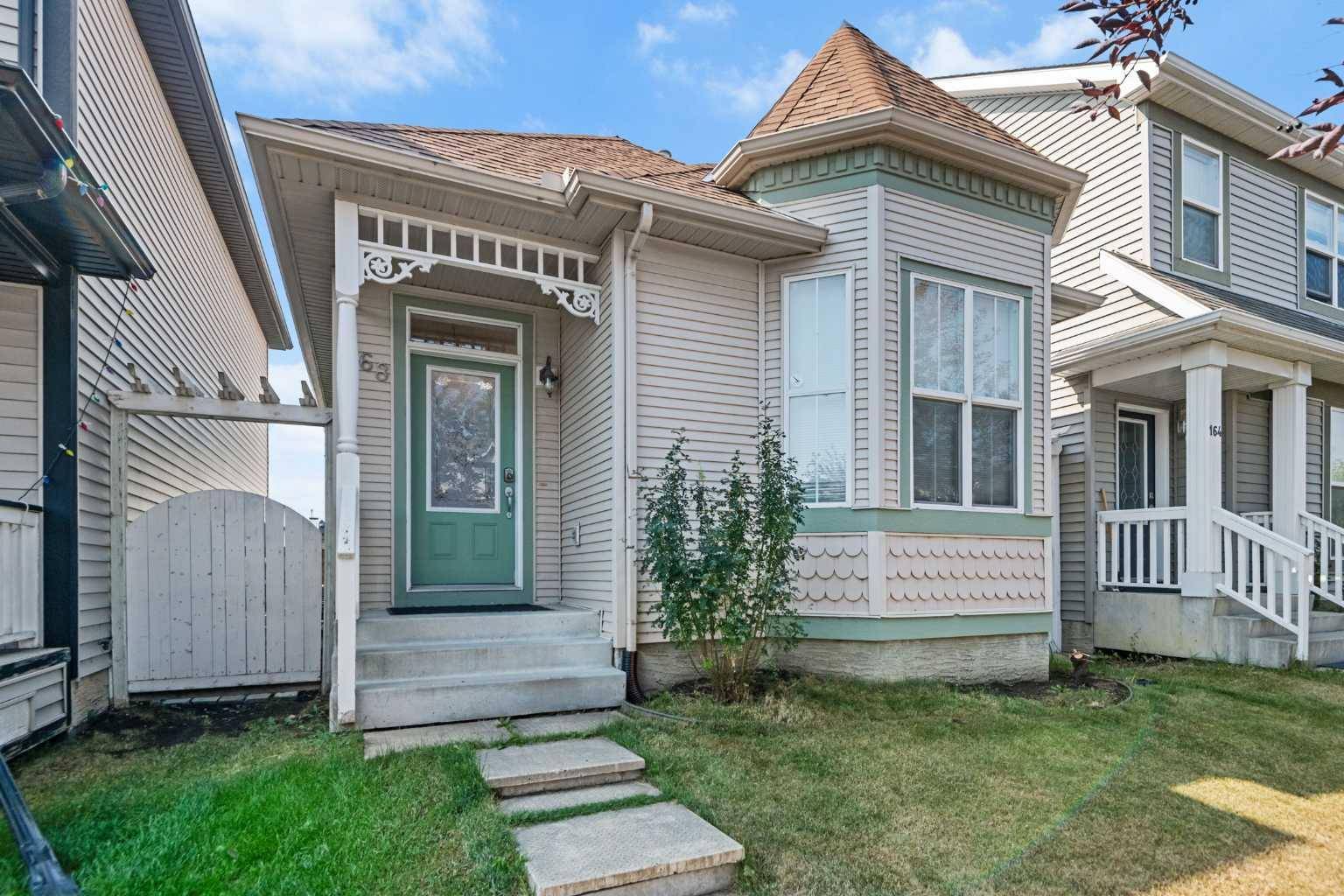 Calgary, AB T2Z 4S3,168 Prestwick Villas SE