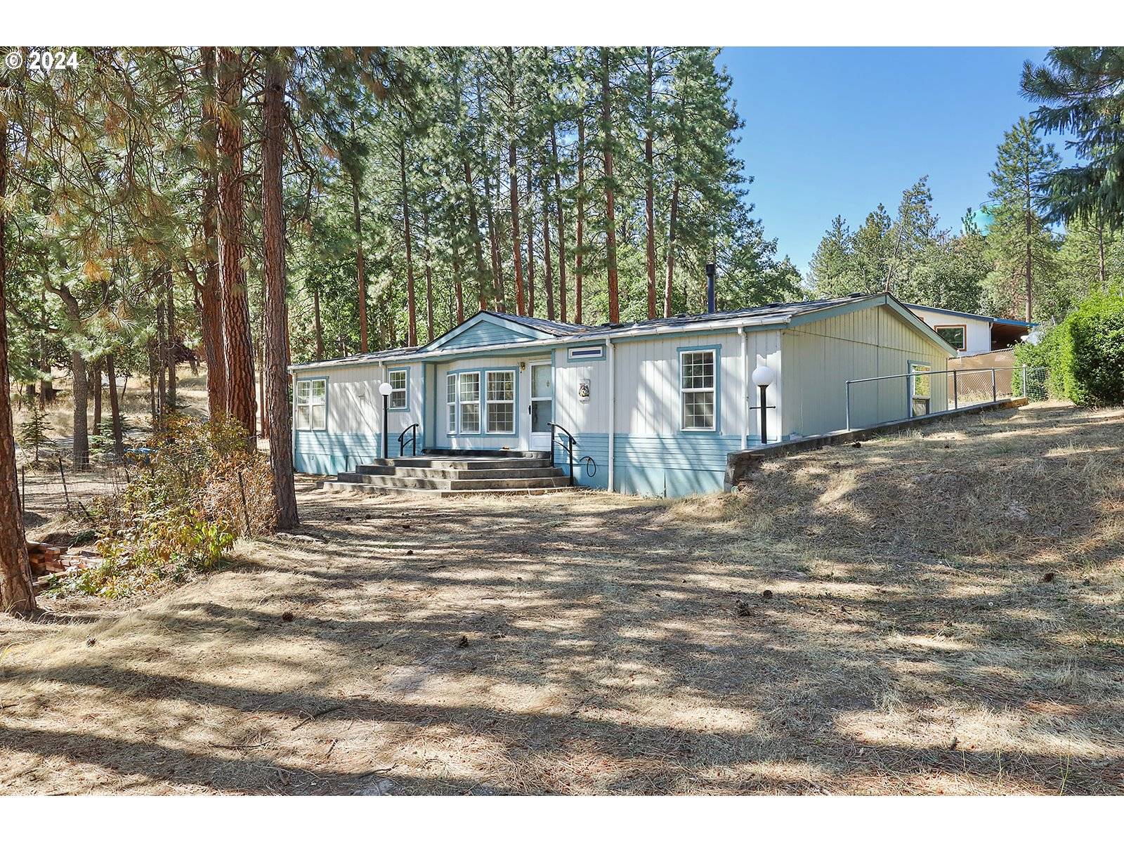 Wamic, OR 97063,155 N SHARON RD