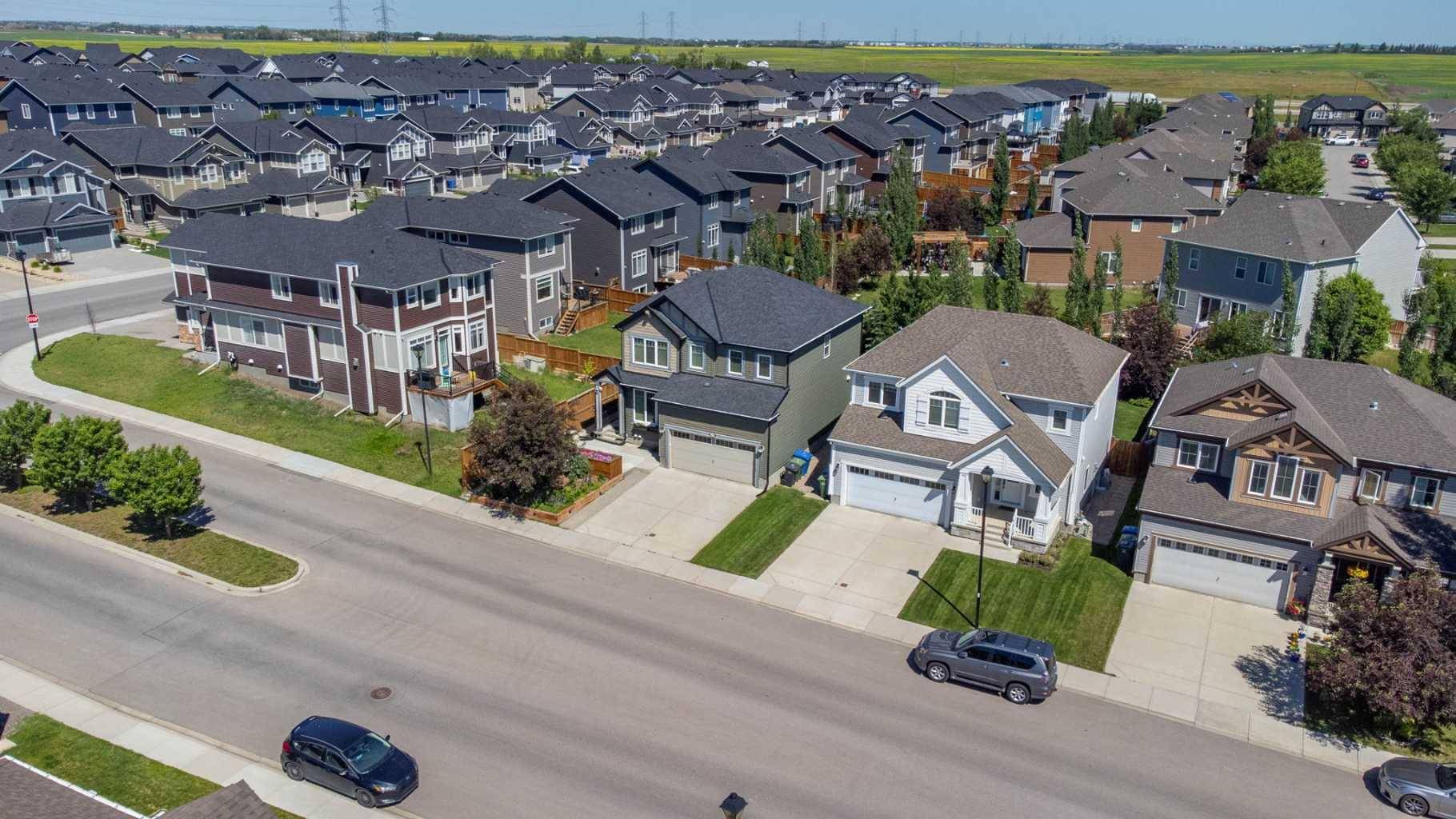 Chestermere, AB T1X0R2,288 Lakepointe DR