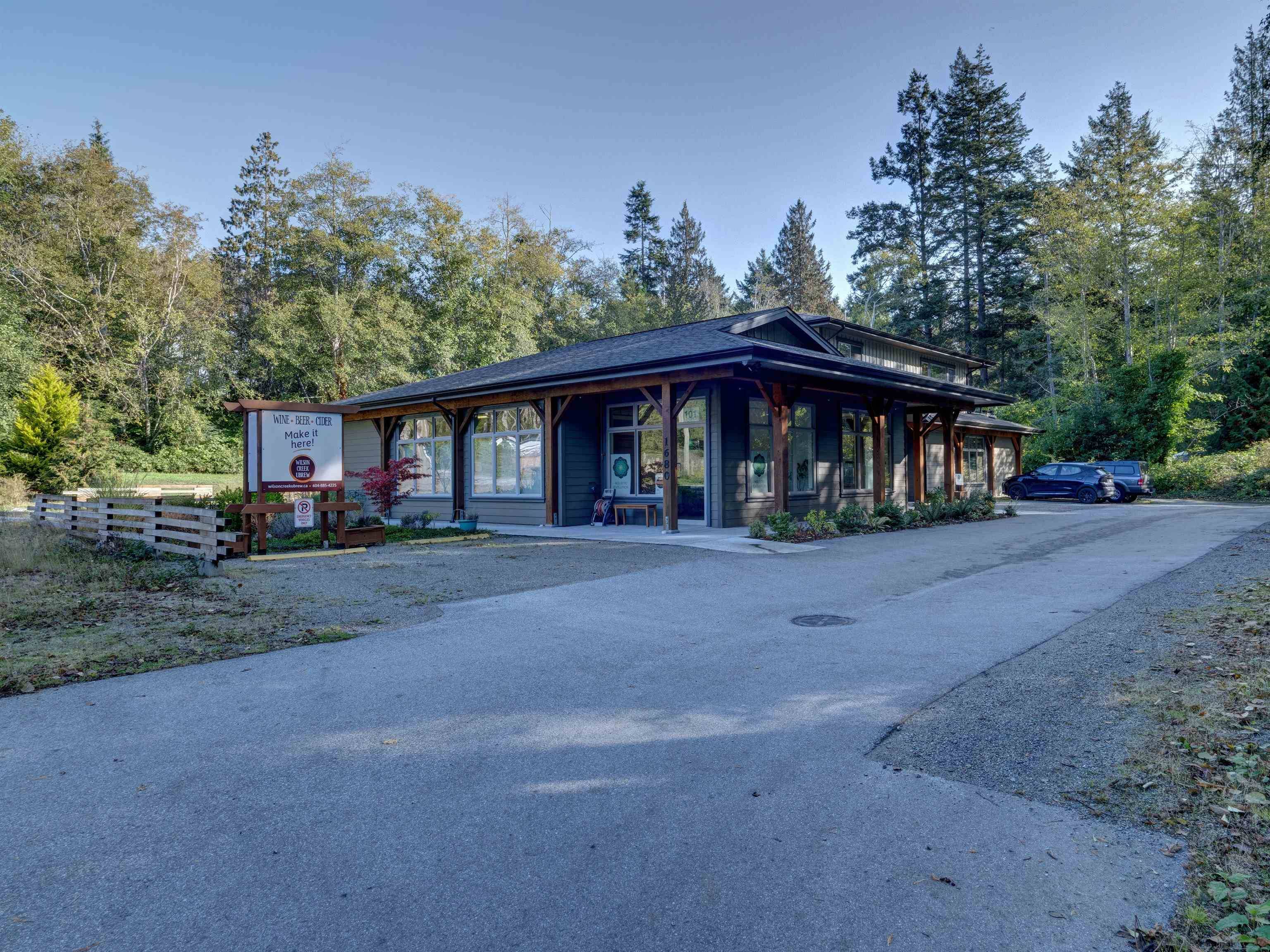 Sechelt, BC V7Z 0B1,1680 FIELD ROAD