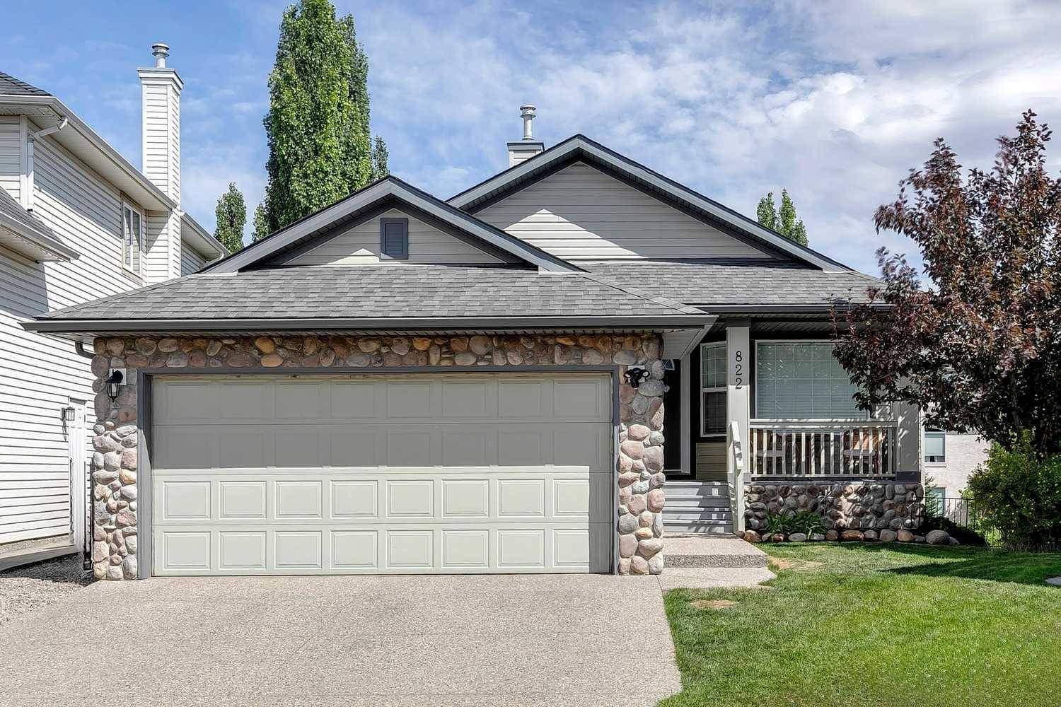 Calgary, AB T3H 4P1,822 Wentworth PL SW