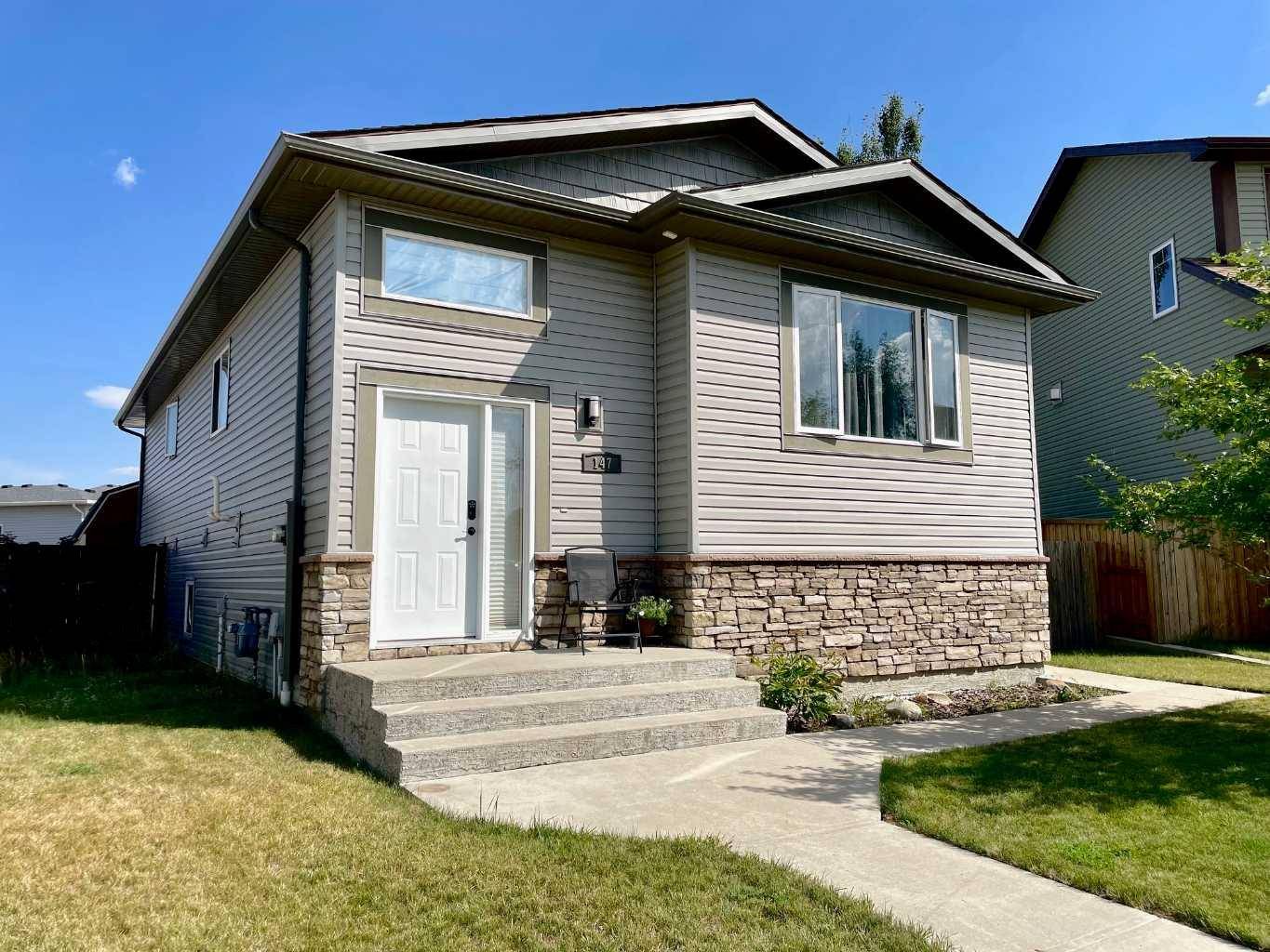 Lethbridge, AB T1J 0L4,147 Mt Sundance CRES W