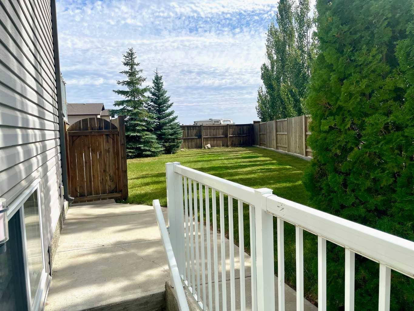 Lethbridge, AB T1J 0L4,147 Mt Sundance CRES W