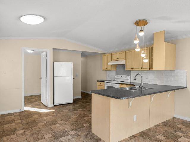 18M 18 MARS DRIVE, Kamloops, BC V2B 1B4