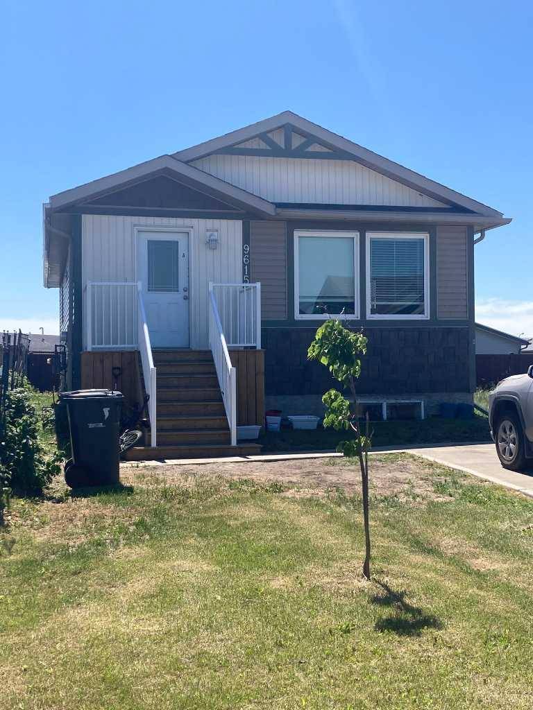 Clairmont, AB T8X5C2,9615 113 AVE