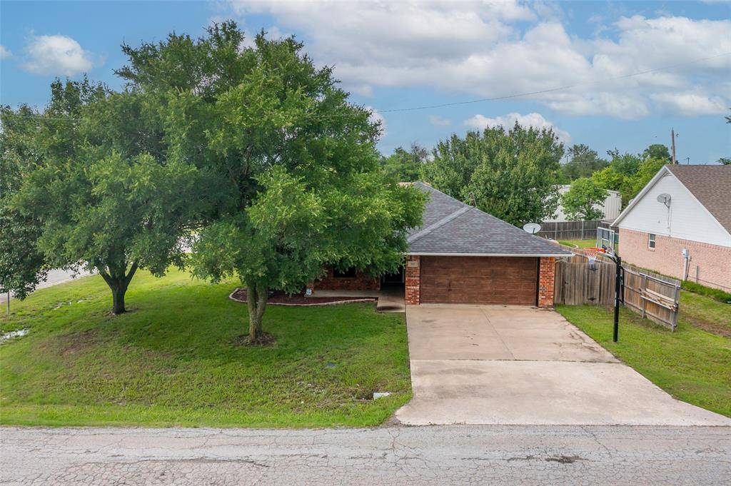 Leonard, TX 75452,402 W Thomas Street