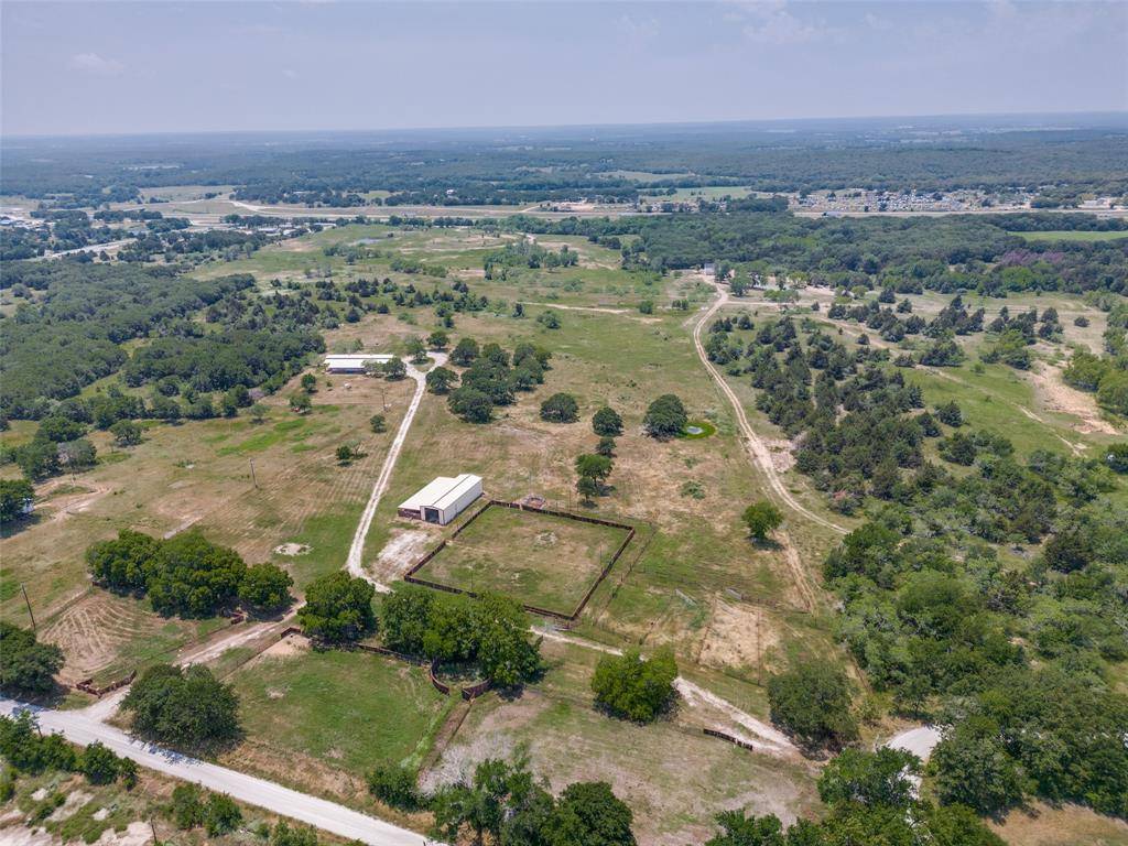 Bowie, TX 76230,558 Wigwam Road