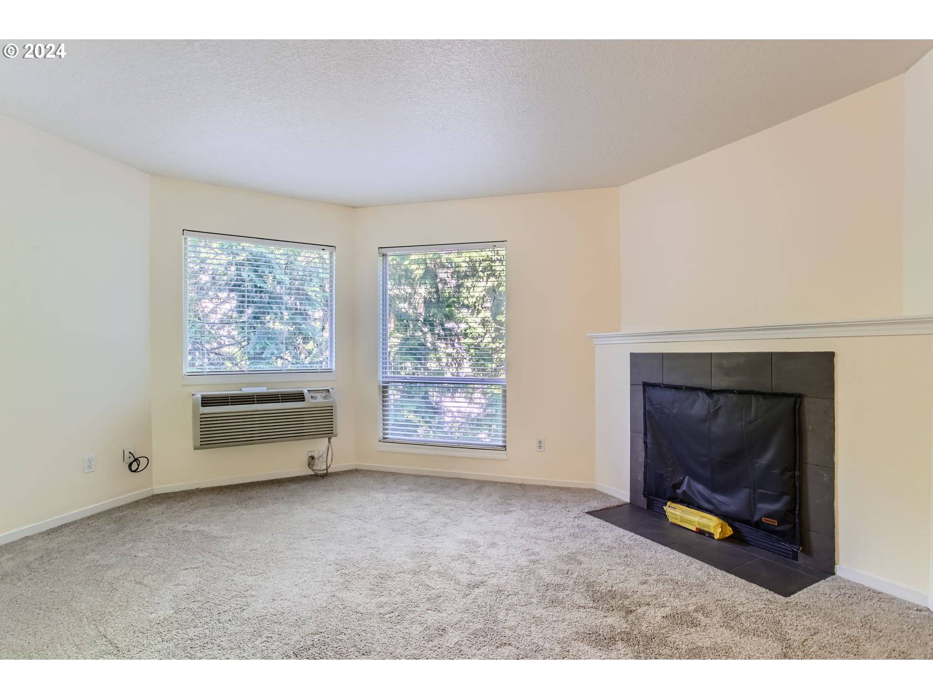 Portland, OR 97201,1535 SW CLAY ST #209