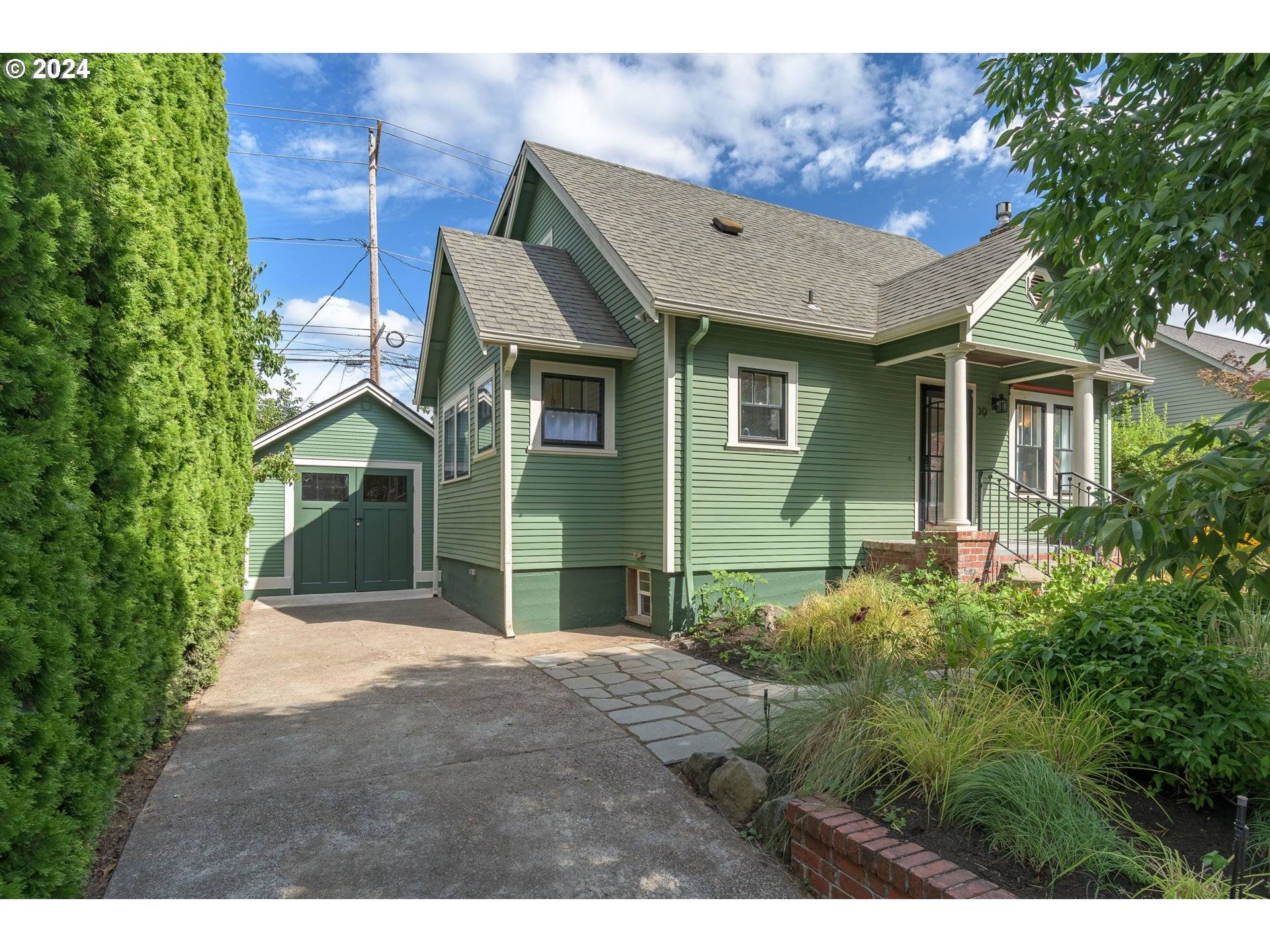 Eugene, OR 97402,39 ASH ST