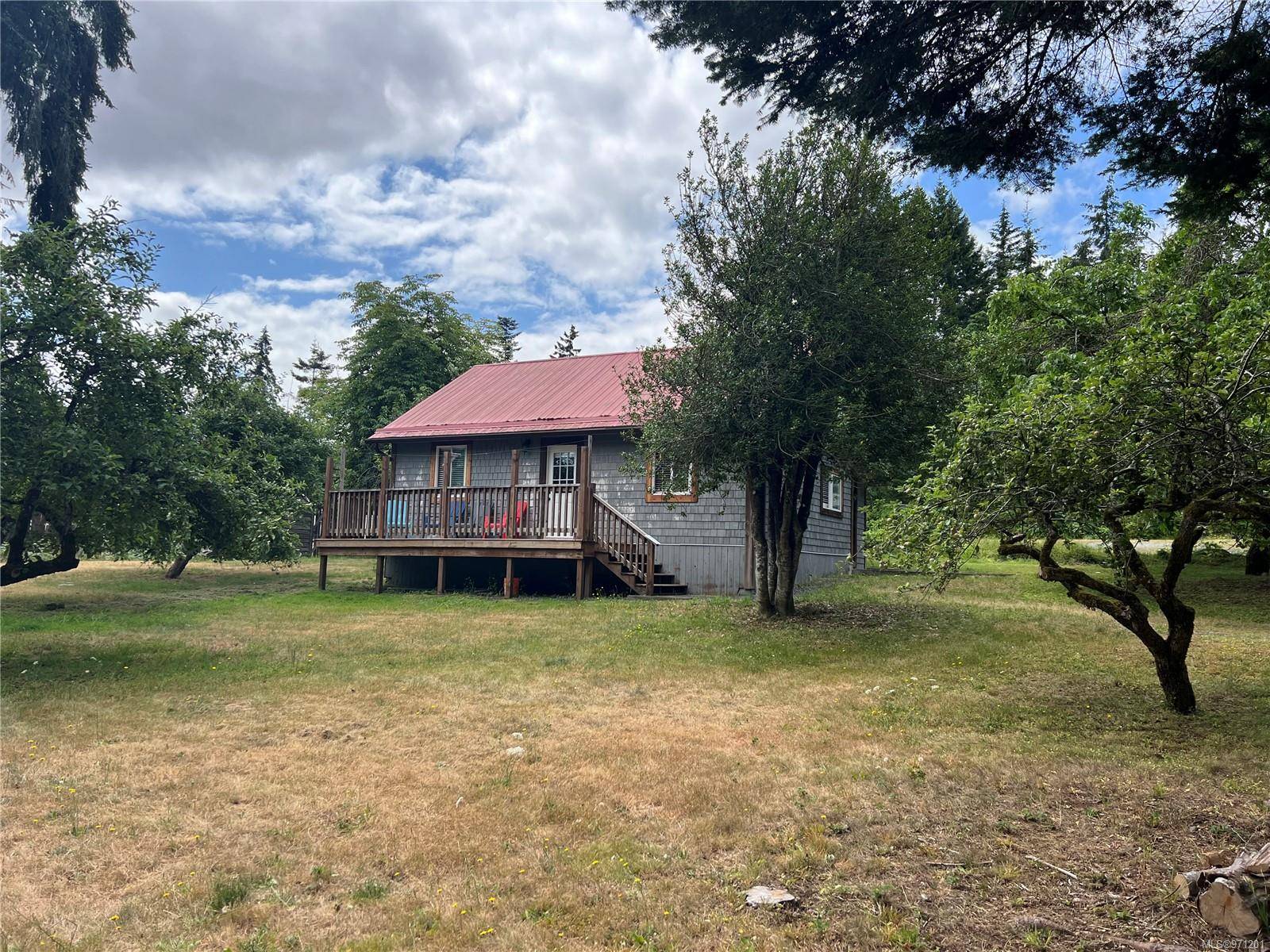 Royston, BC V9N 8S7,3747 Island Hwy S