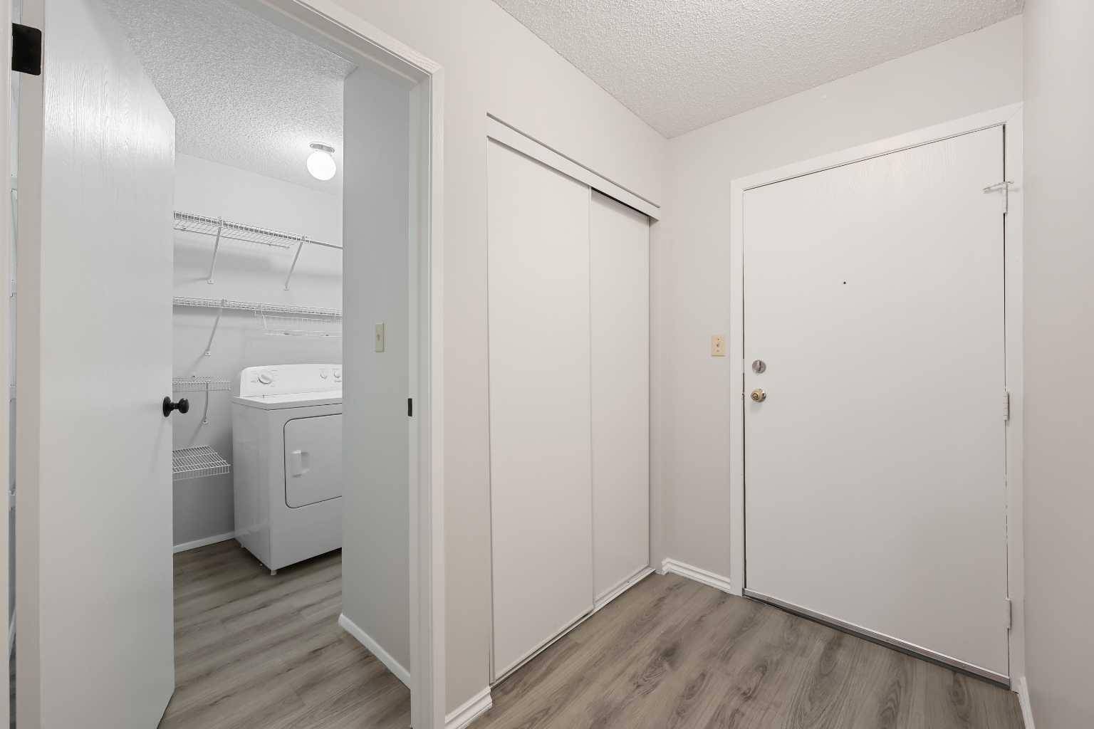 Calgary, AB T2N 0E1,618 2 AVE NW #203