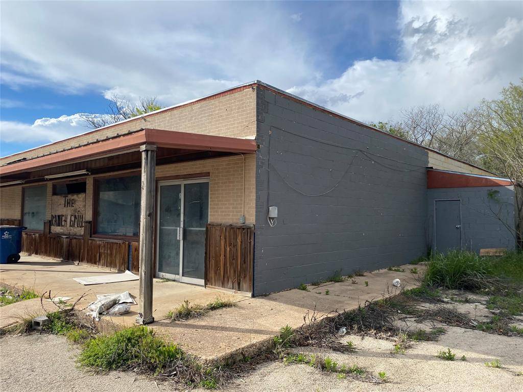 De Leon, TX 76444,125 E Navarro Avenue