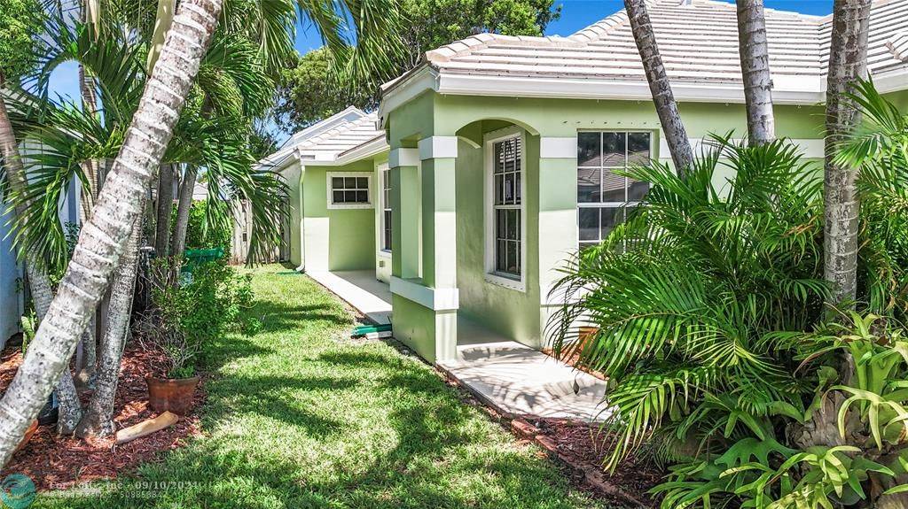 Davie, FL 33328,2736 Arrowwood Ct