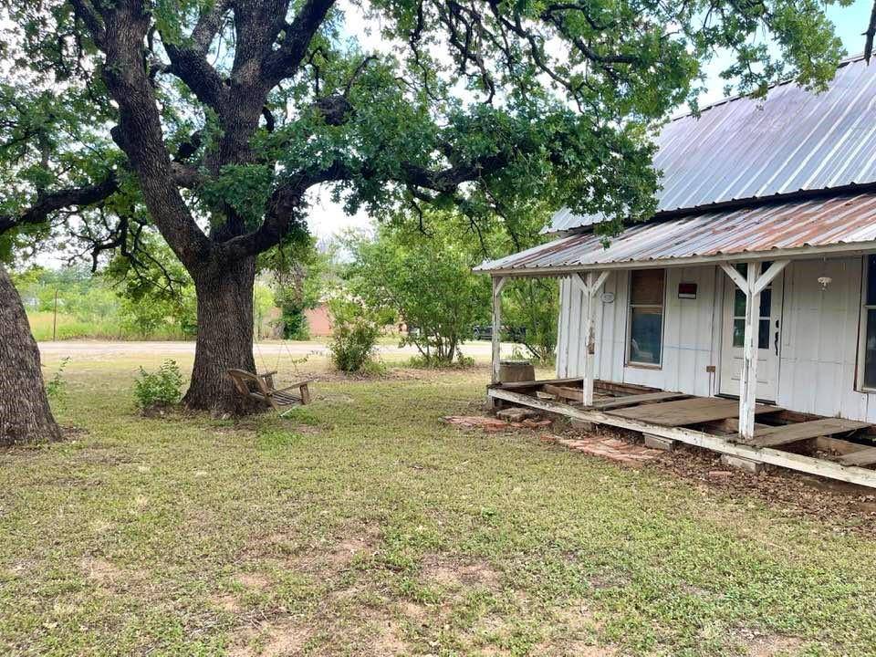 Bangs, TX 76823,407 S 4th Street