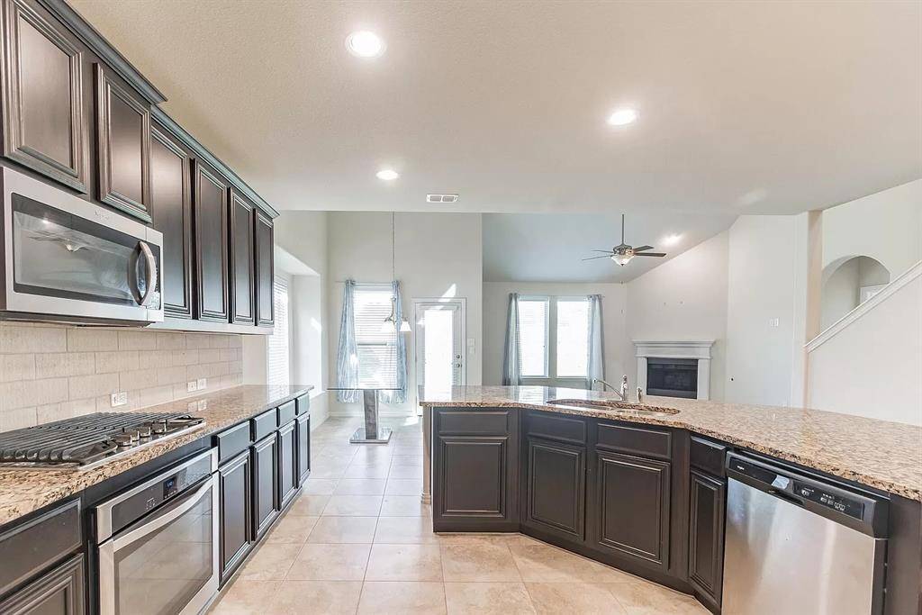 Forney, TX 75126,995 Canterbury Lane