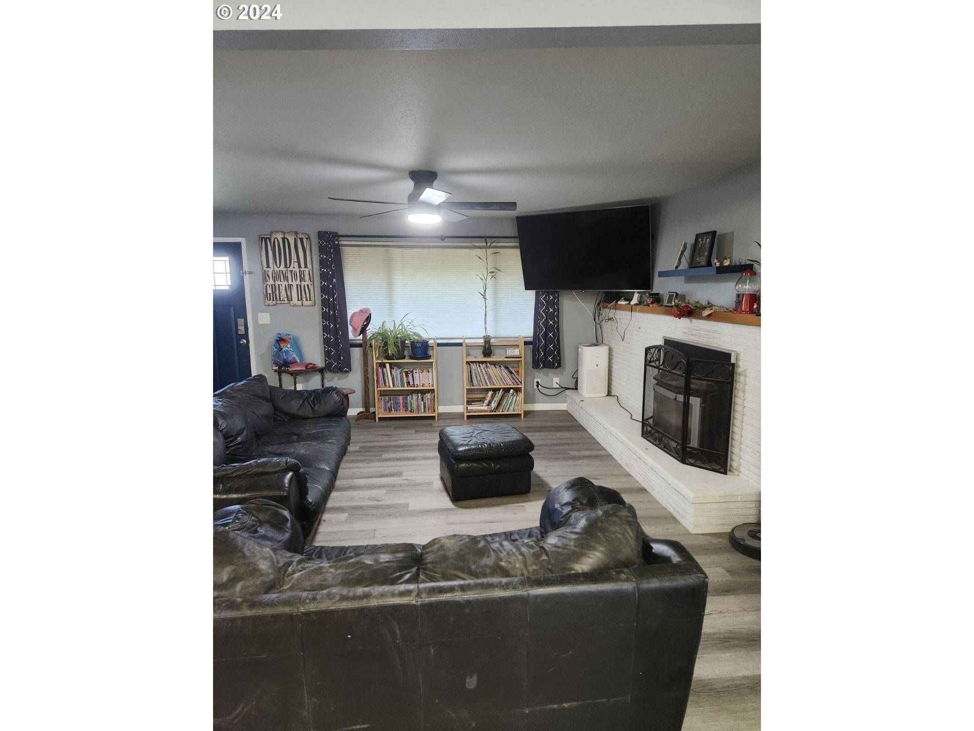 Redmond, OR 97756,907 SW 12TH ST