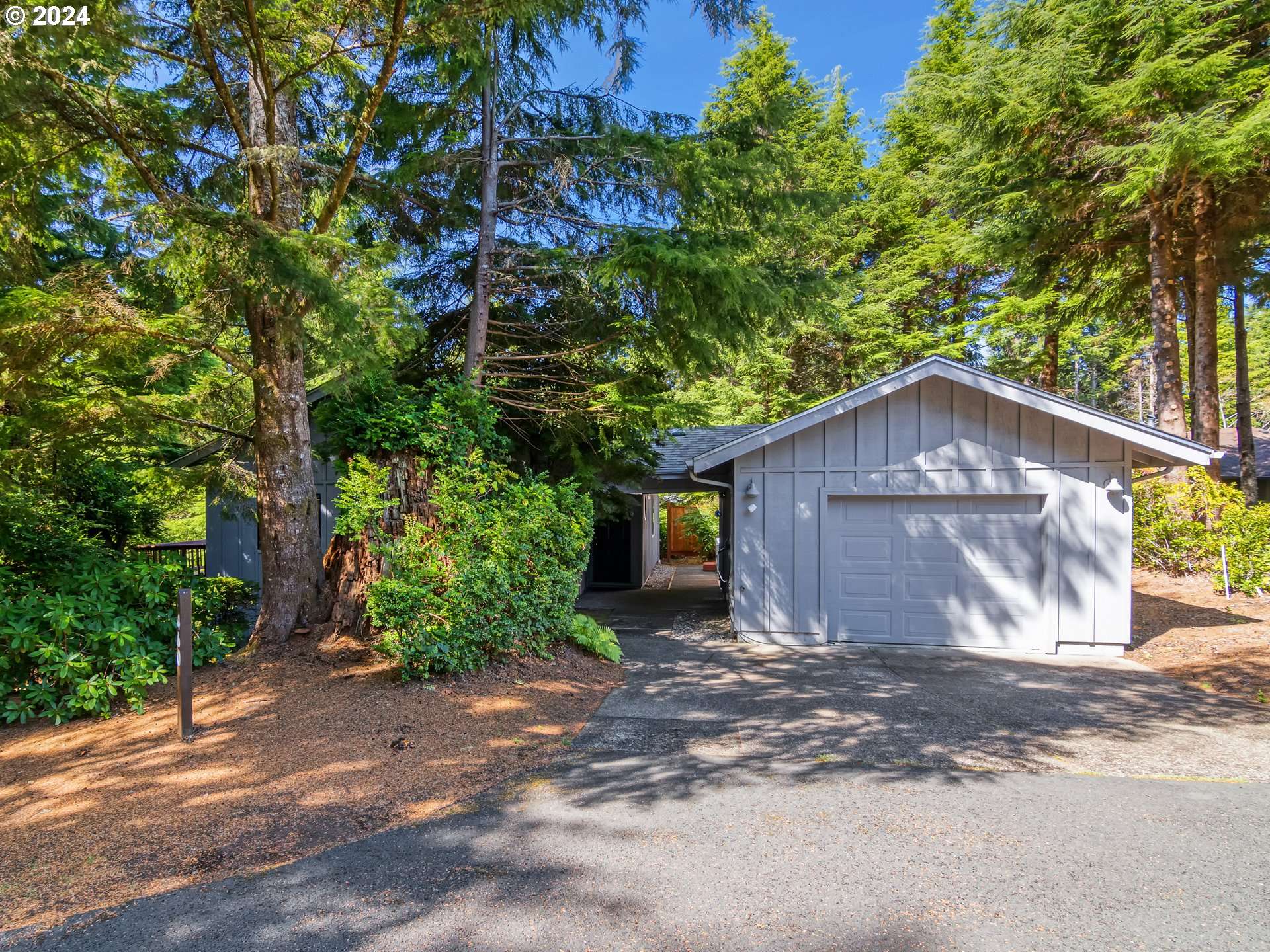 Gleneden Beach, OR 97388,460 SALISHAN HILLS DR