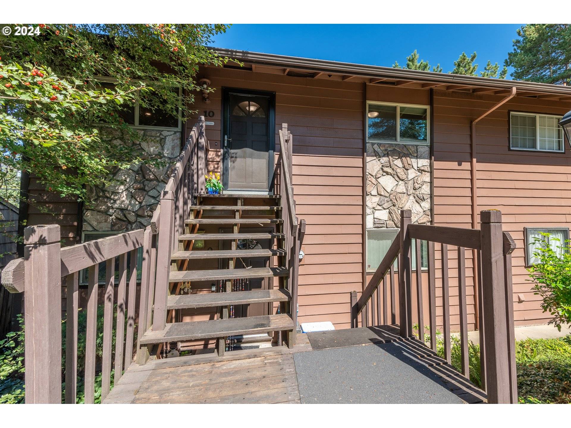 Portland, OR 97221,5005 SW MITCHELL ST #10