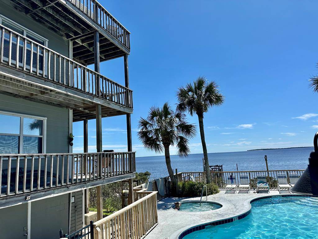 Cedar Key, FL 32625,4050 G St #401