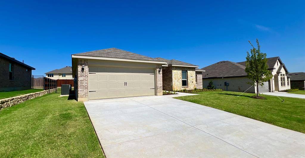 Burleson, TX 76028,2652 Streamside Drive