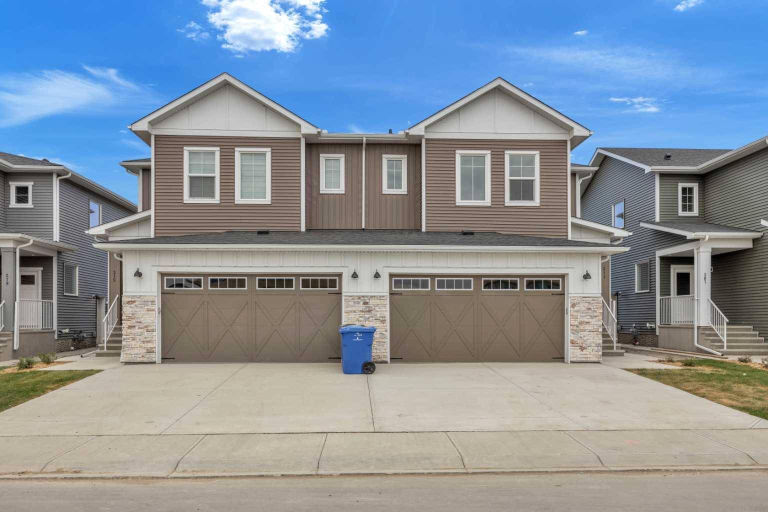 Chestermere, AB T1X 2X4,211 Dawson Wharf Rise