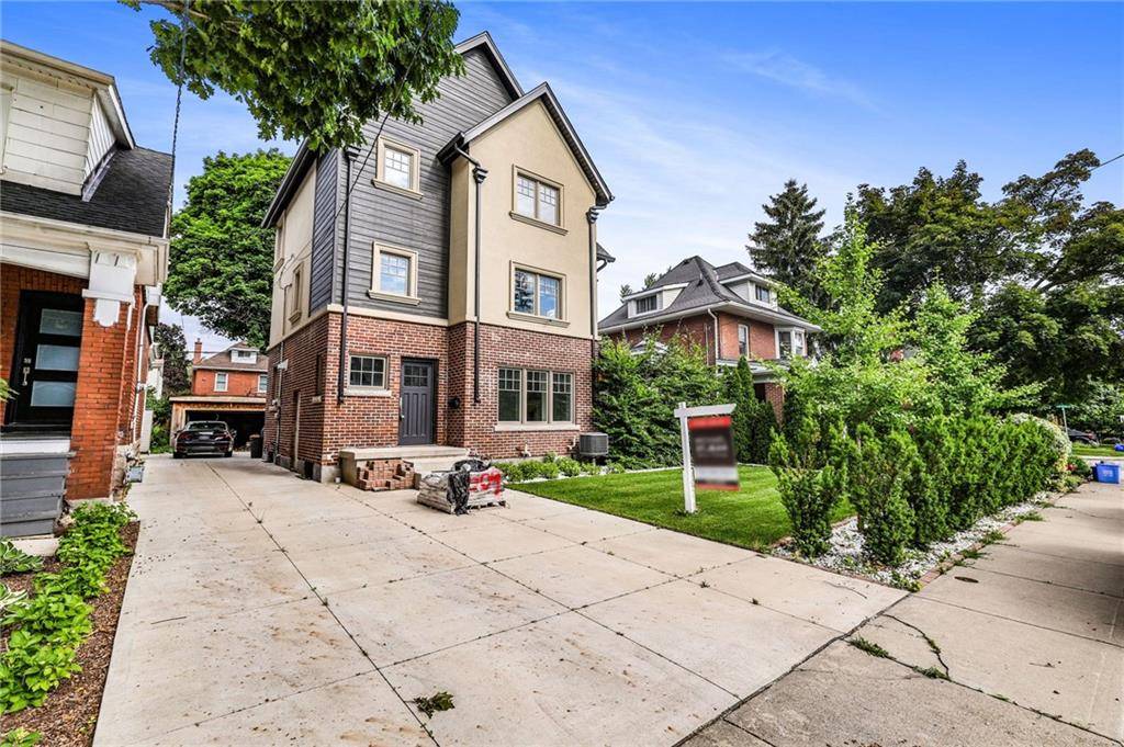 100 Kensington Avenue S, Hamilton, ON L8M 3H3