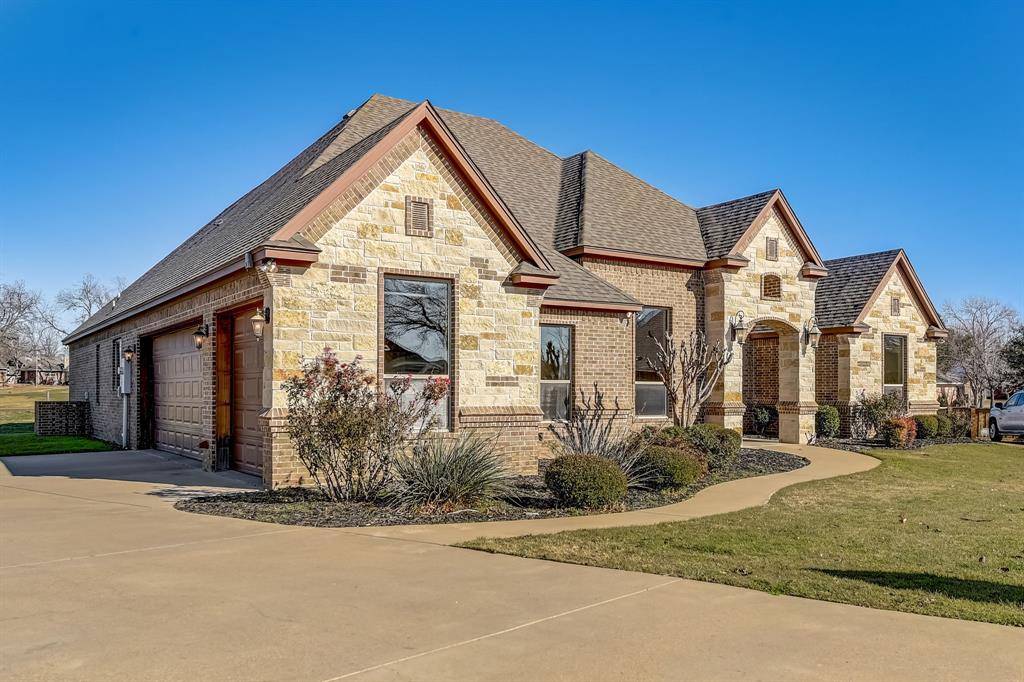 Granbury, TX 76049,8807 Bellechase Road