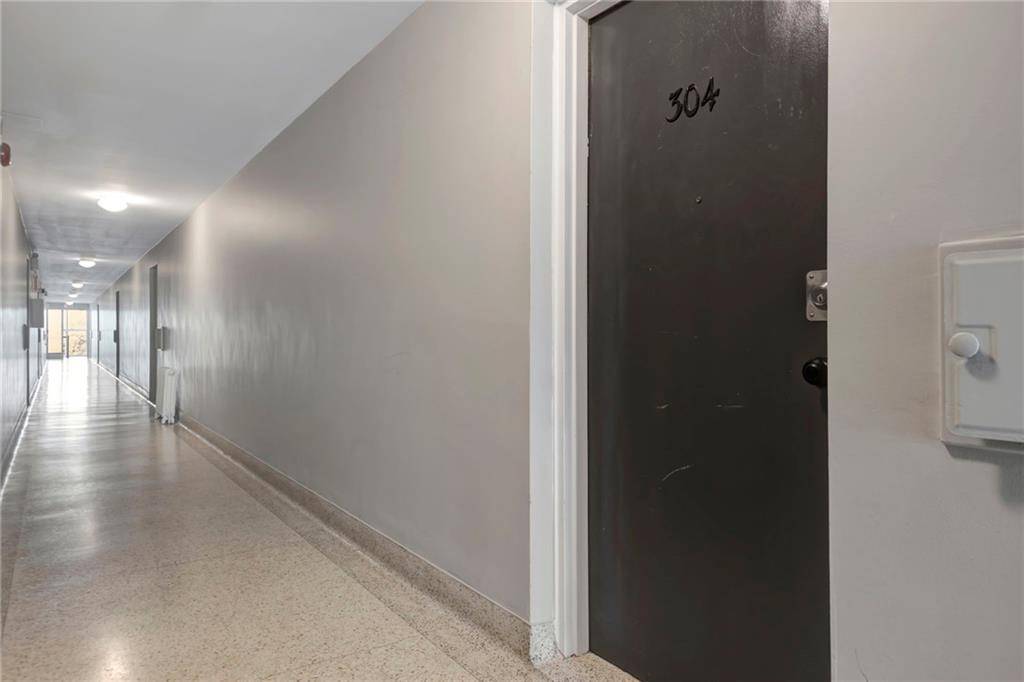 37 Mericourt Road #304, Hamilton, ON L8S 2N5