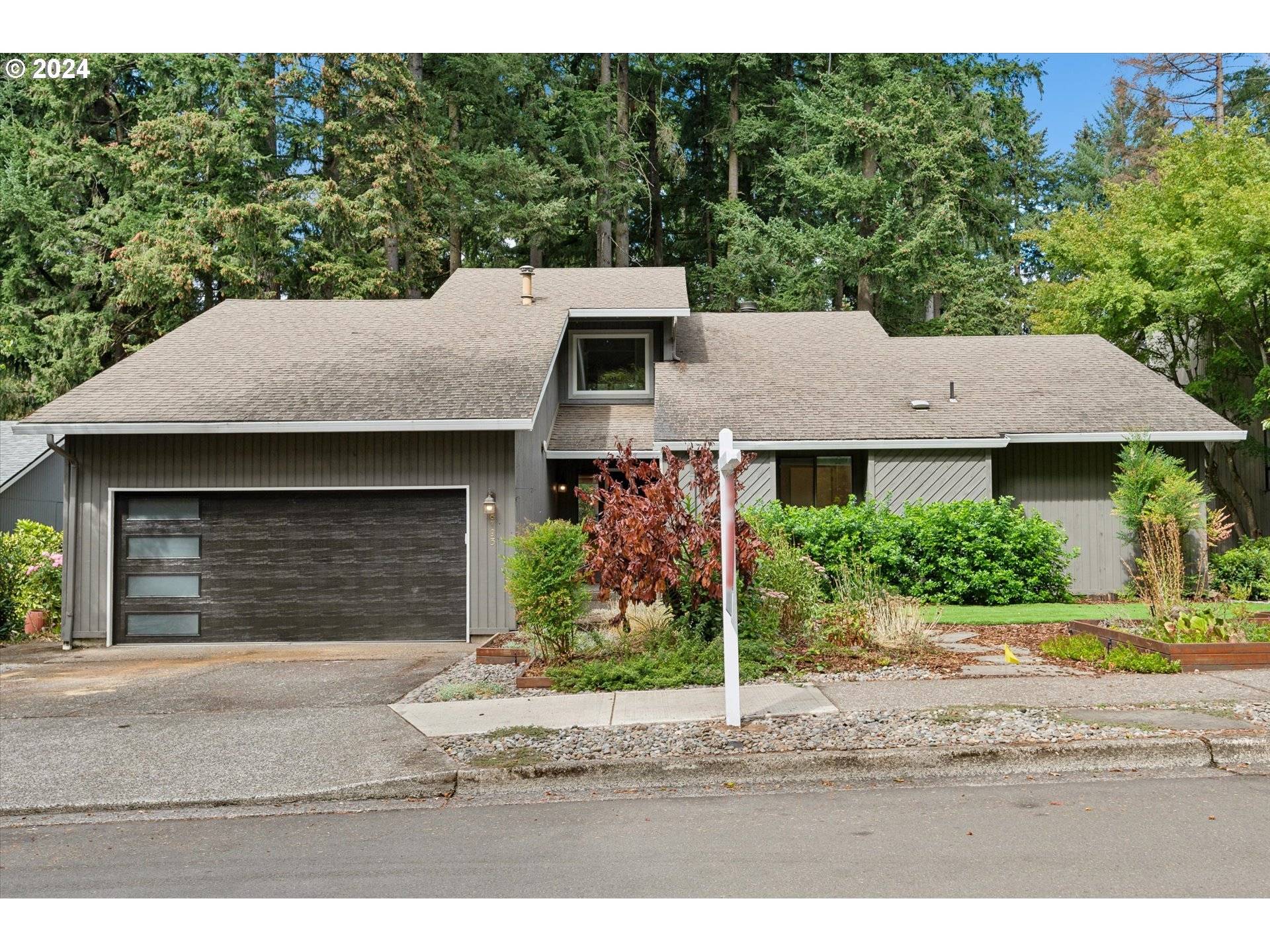 Tualatin, OR 97062,8793 SW IROQUOIS DR