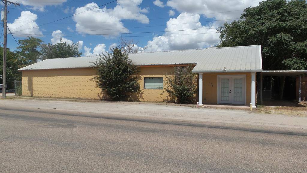 Ballinger, TX 76821,106 N 13th St