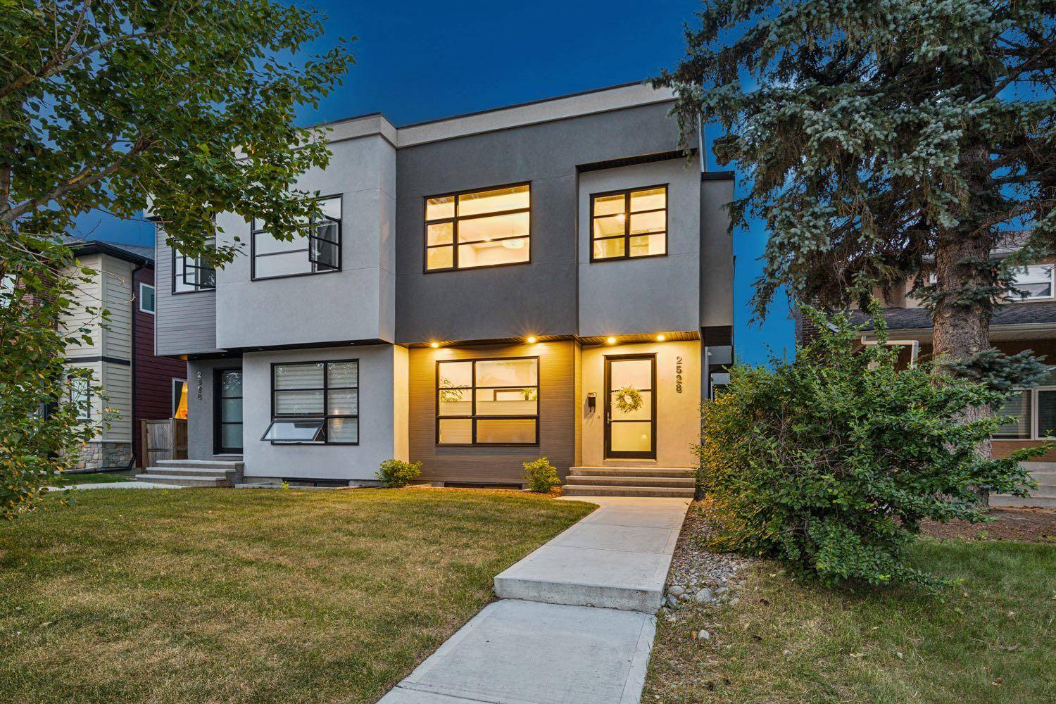 Calgary, AB T2T 5A8,2528 21 ST SW