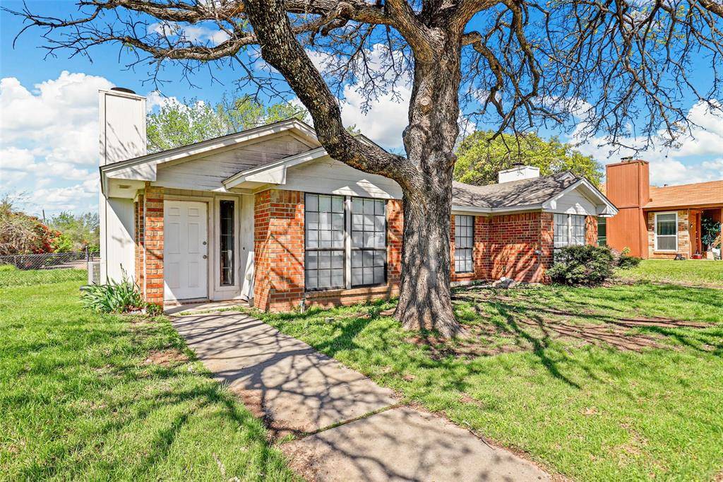 Kennedale, TX 76060,103 Oakwood Lane