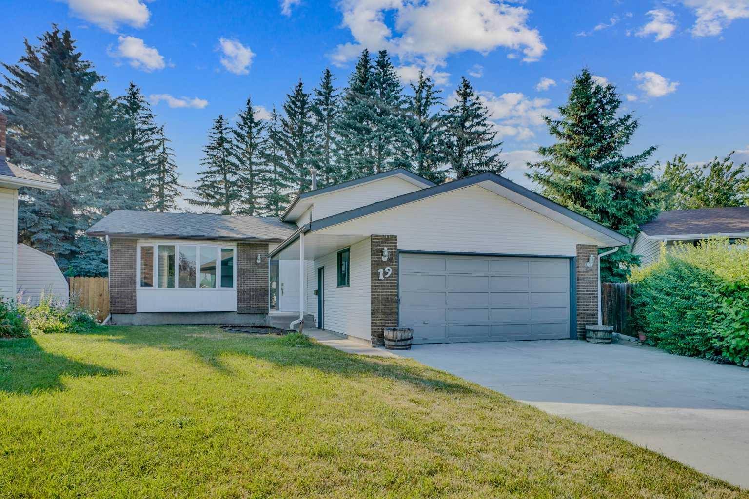 Calgary, AB T2J5P5,19 Deermont PL SE