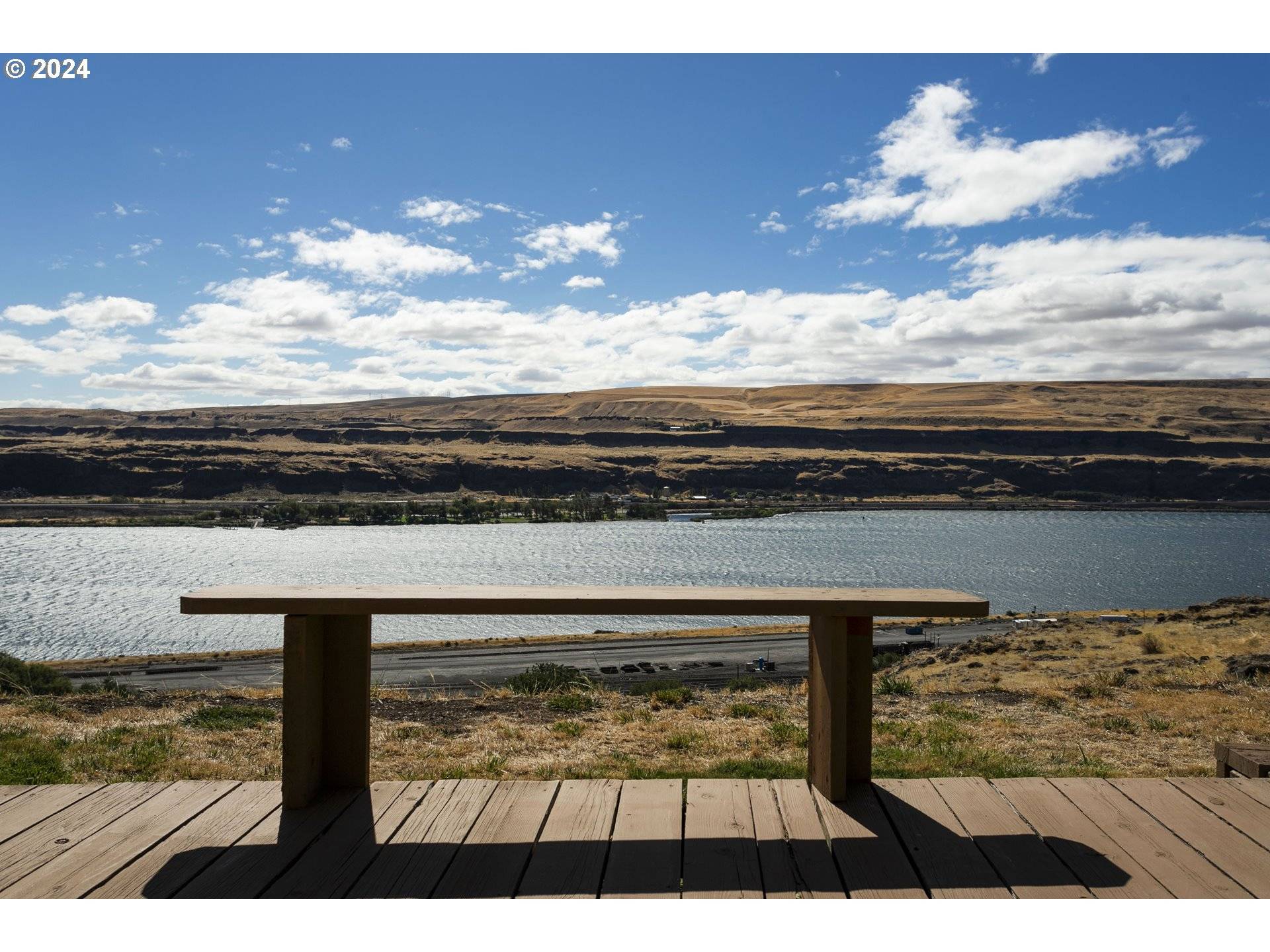 Wishram, WA 98673,310 RAVENS ROOST ST