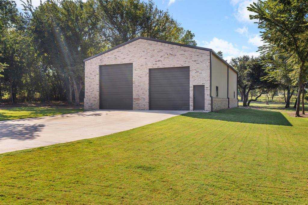 Azle, TX 76020,208 Deer Glade Court