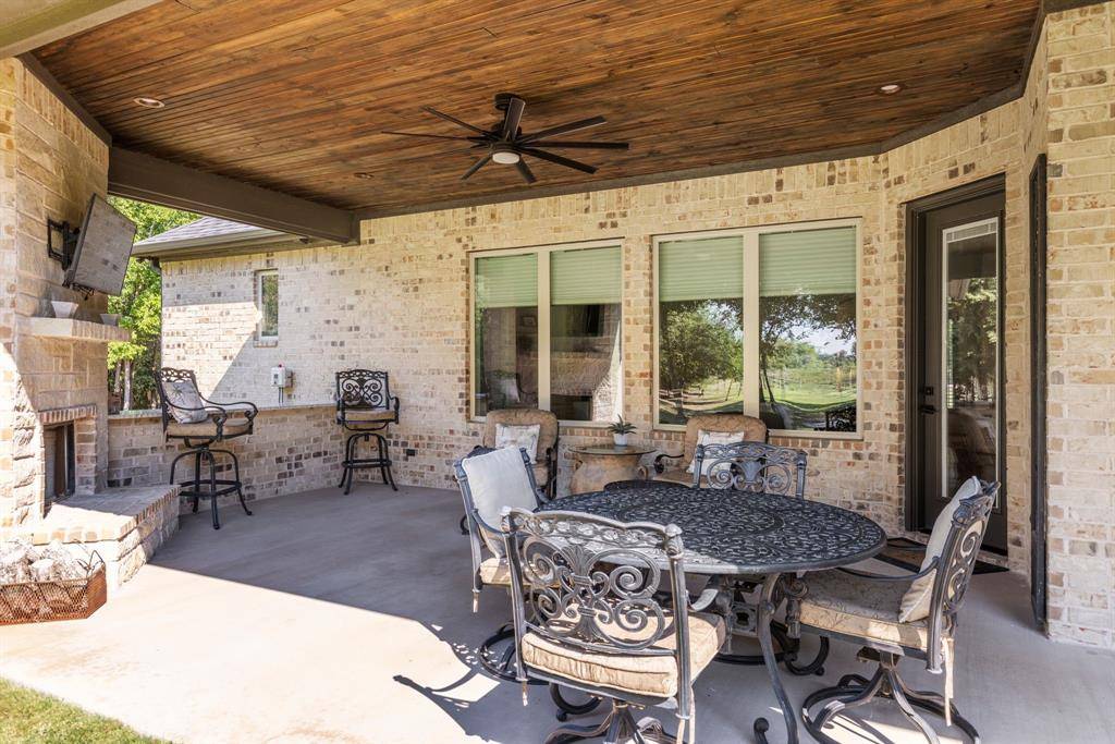 Azle, TX 76020,208 Deer Glade Court