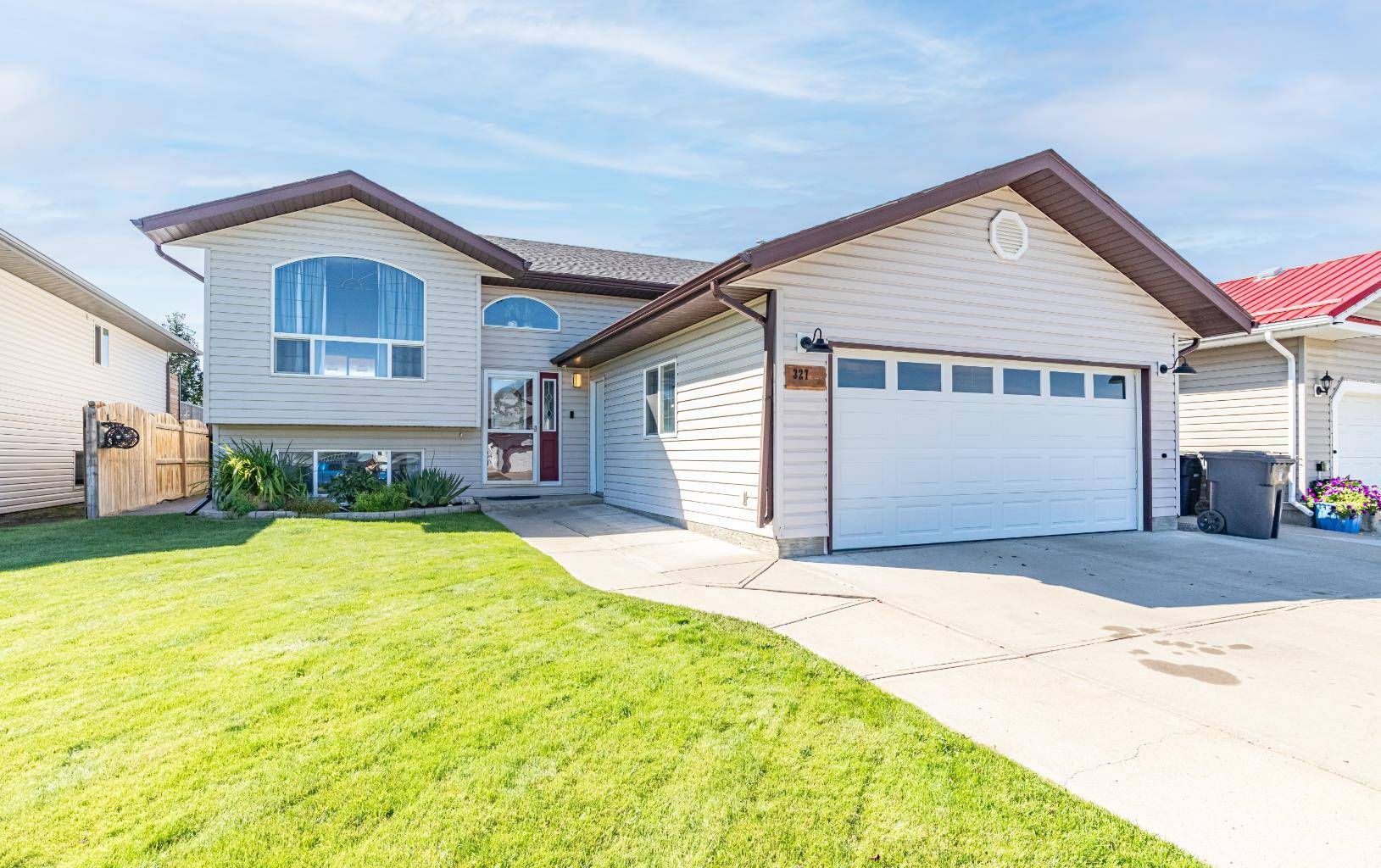 Brooks, AB T1R 1M2,327 14 ST E