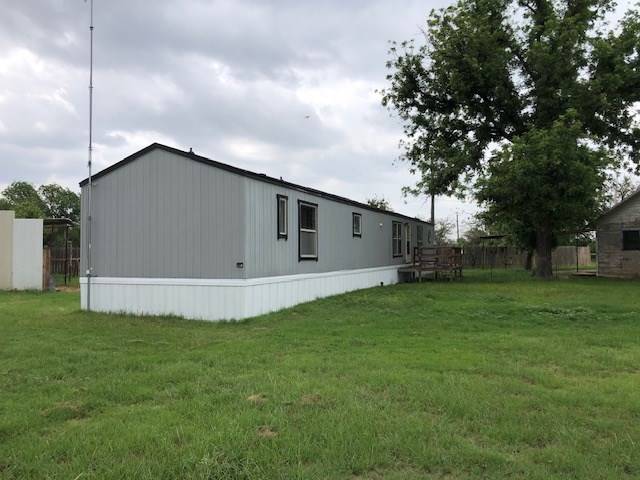 Ballinger, TX 76821,401 1/2 S Woodward St