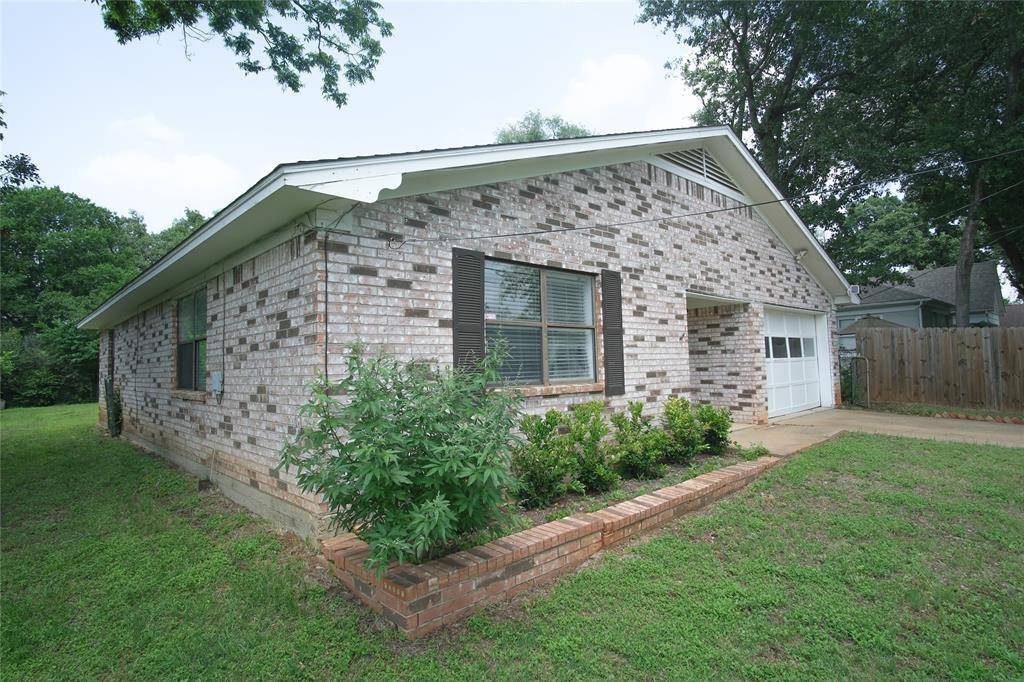 Palestine, TX 75801,223 E Colorado Street