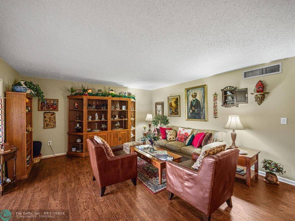 Stuart, FL 34997,5443 SE Miles Grant Rd #105