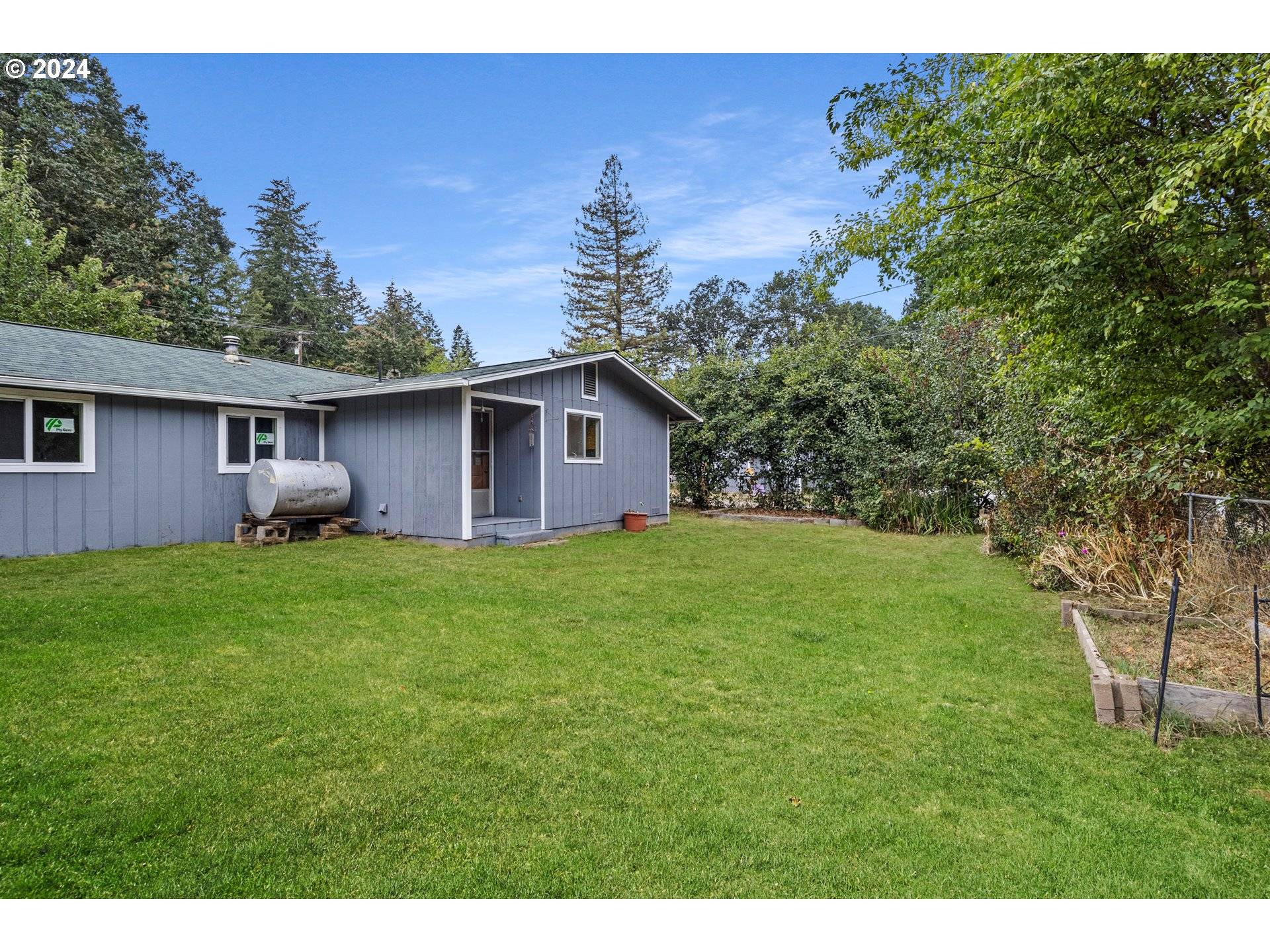 Glendale, OR 97442,238 MAJOR DR