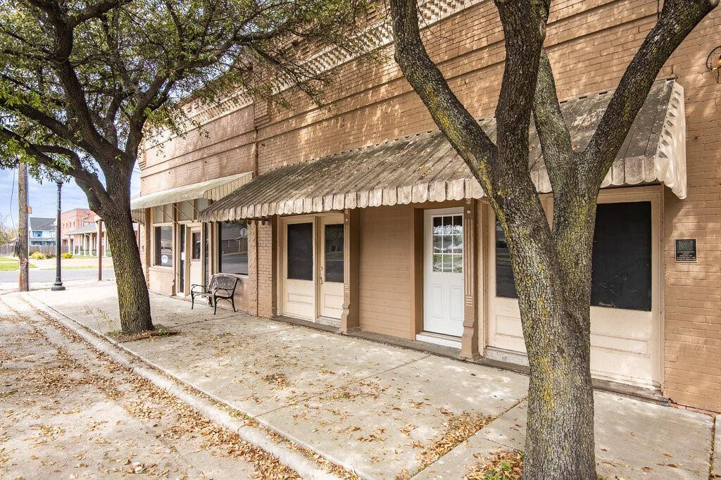 Palmer, TX 75152,112 W Jefferson Street