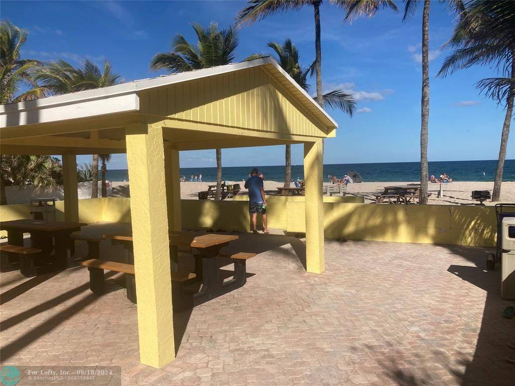 Pompano Beach, FL 33062,1391 S Ocean Blvd  #301